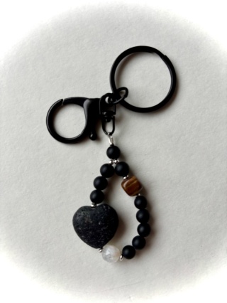 Brelok z kamieni naturalnych: AGAT, LAWA WULKANICZNA, CYTRYN, TYGRYSIE OKO, HEMATYT Produkt bez nazwy